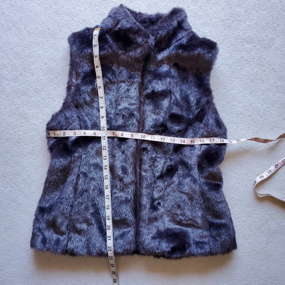 Banana Republic Plush Faux Fur Vest in Rich Purple - Picture 3 of 8